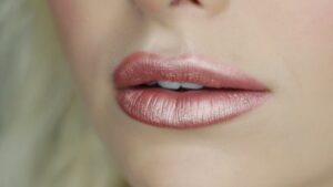 Glow Nude Glitter Lip Kit Lips Elektra Cosmetics
