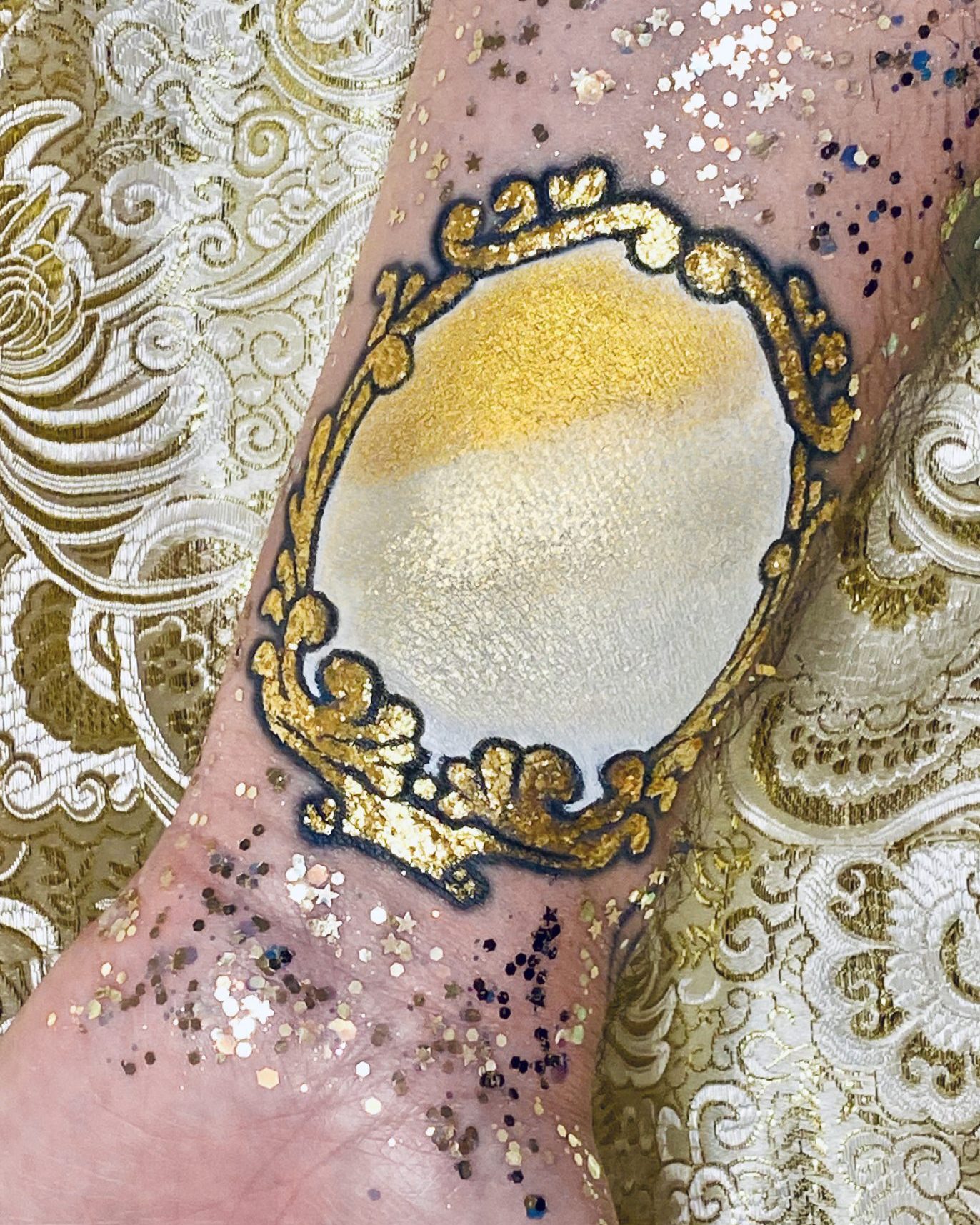 Elektra Cosmetics Gold Creative Capsule Swatch by Apostrophe
